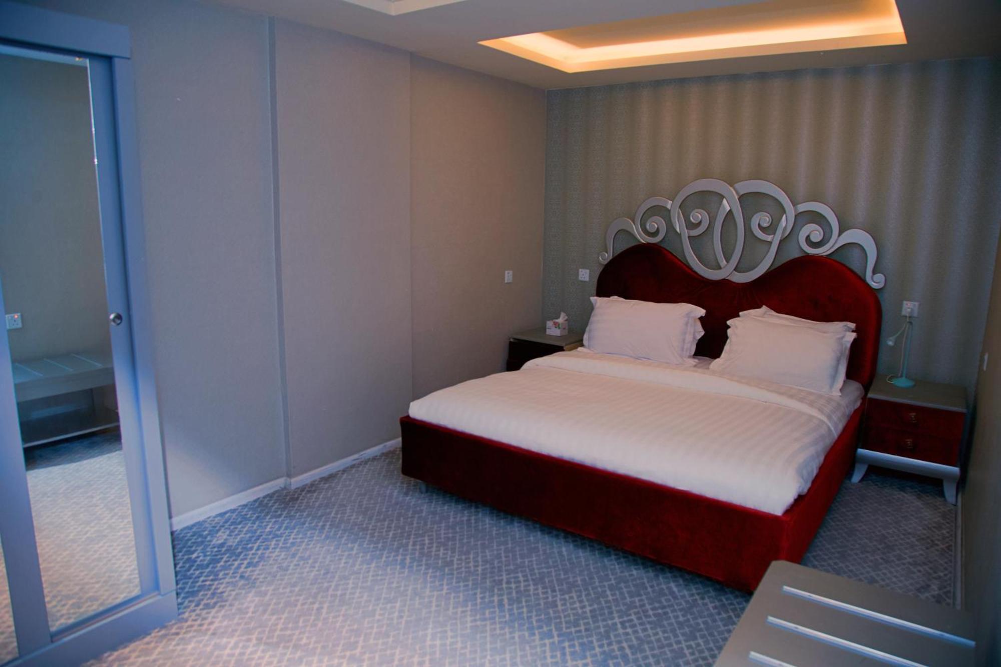 Sharz Hotel Бурайда Екстер'єр фото