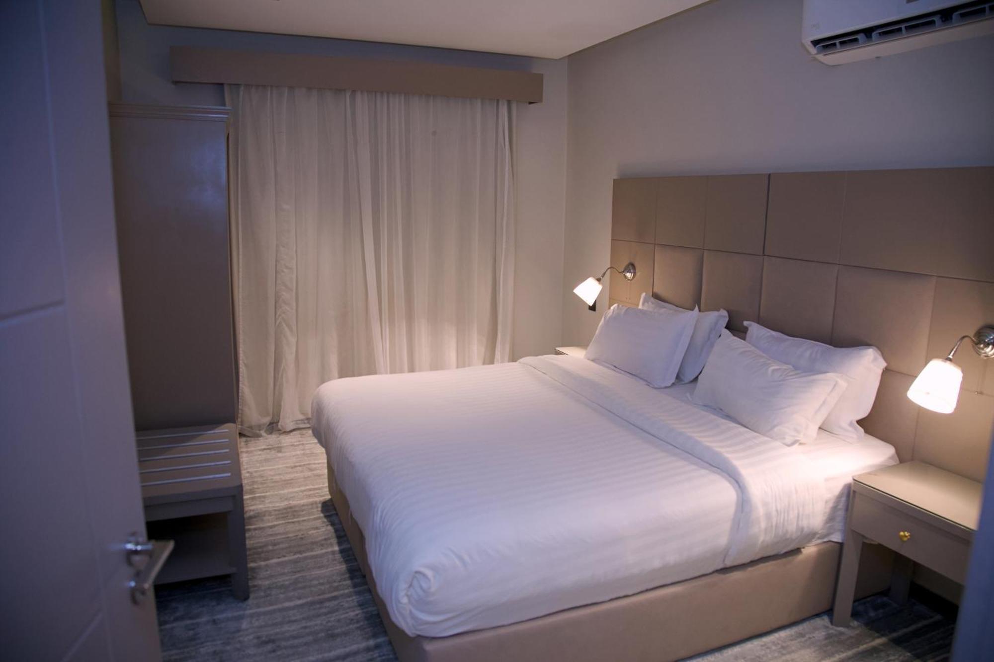 Sharz Hotel Бурайда Екстер'єр фото