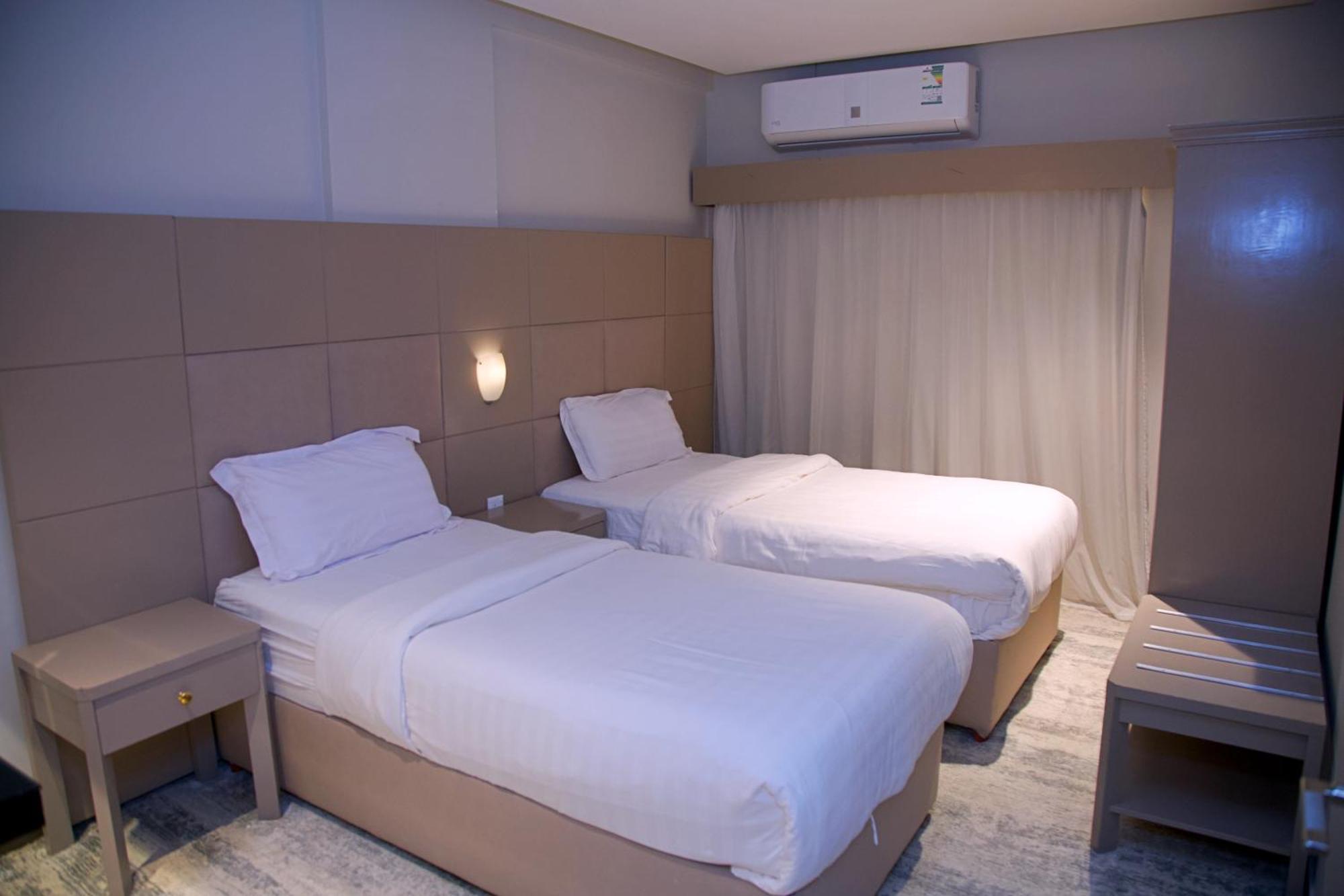 Sharz Hotel Бурайда Екстер'єр фото