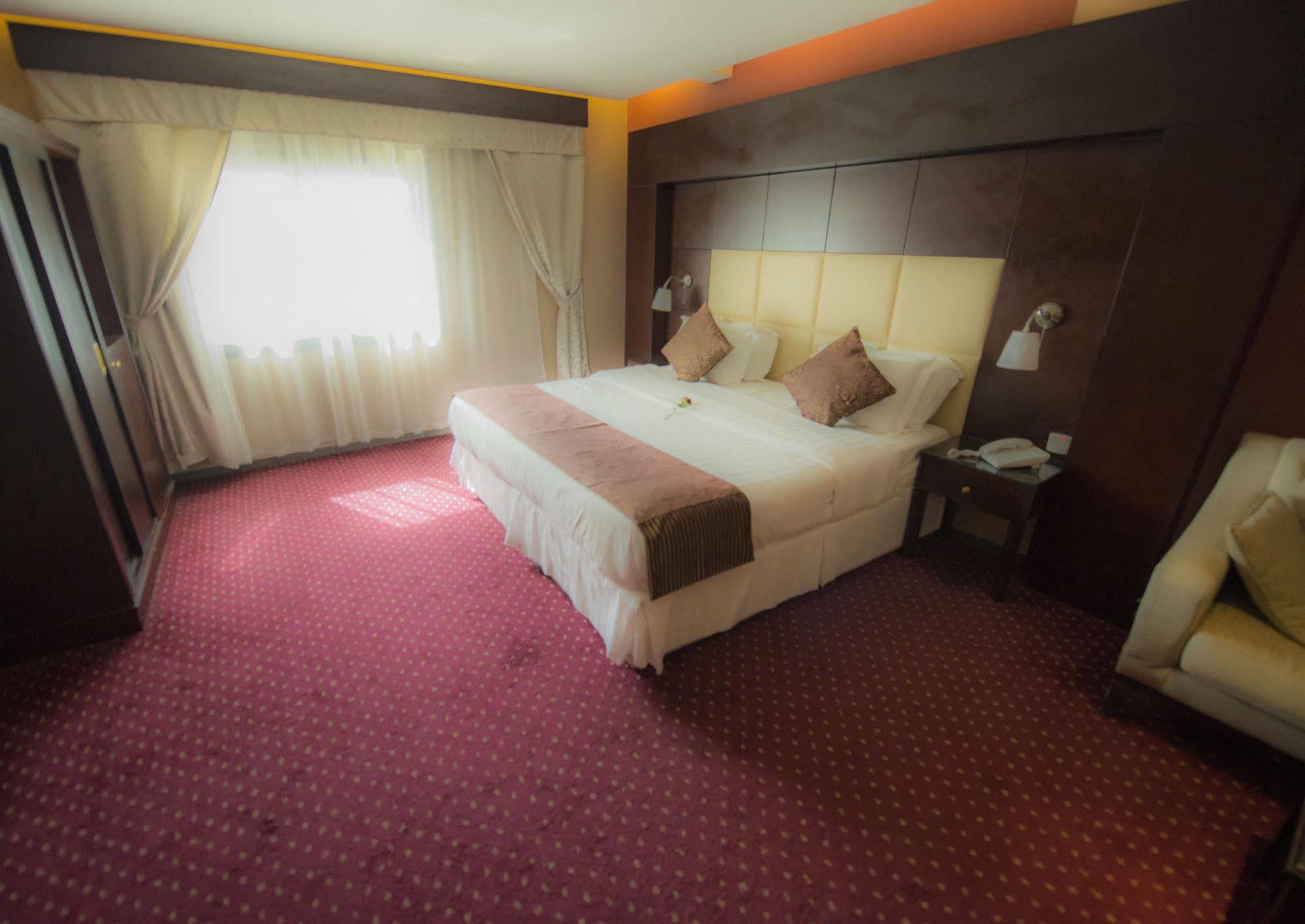 Sharz Hotel Бурайда Екстер'єр фото