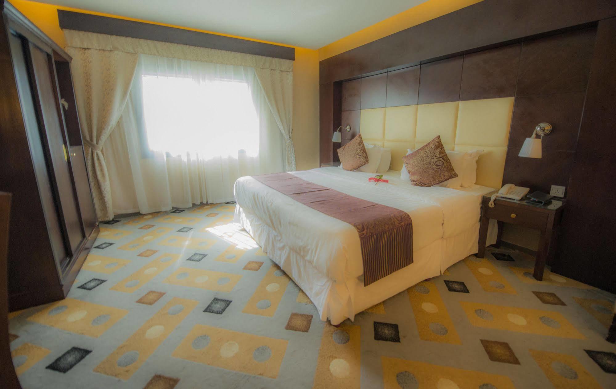 Sharz Hotel Бурайда Екстер'єр фото